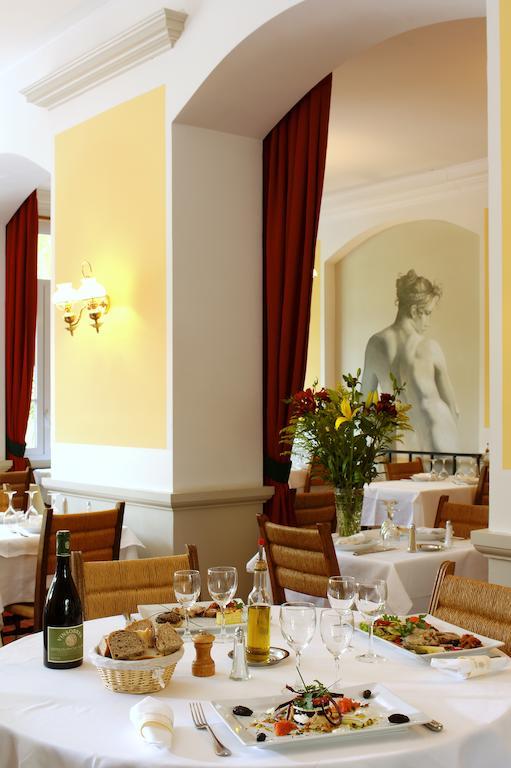 Hôtel Colombet Nyons Buitenkant foto
