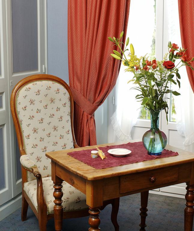 Hôtel Colombet Nyons Kamer foto